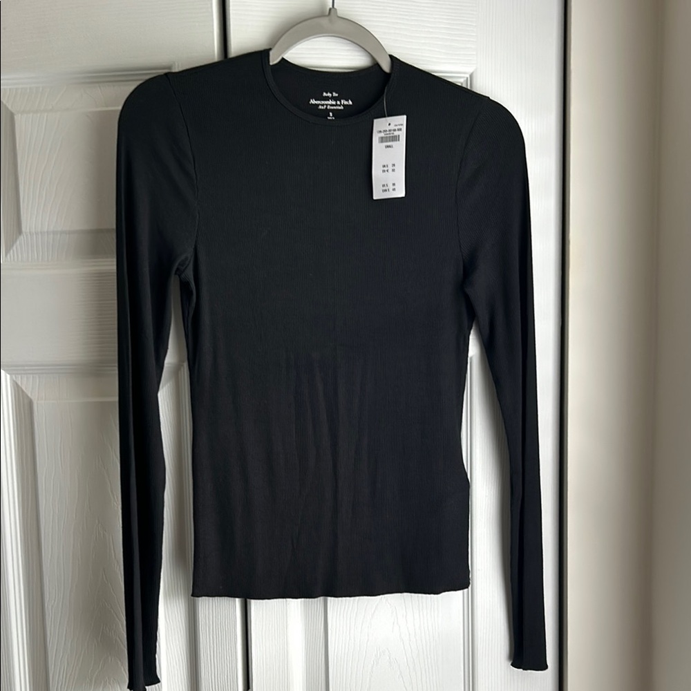 NWT! Abercrombie Essential Long-Sleeve Featherweight Rib Tuckable Top